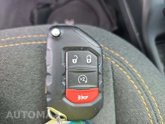 2026 Jeep Wrangler 4 Door Sahara - miniatura 5