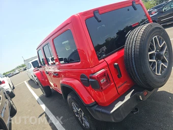 2026 Jeep Wrangler 4 Door Sahara - miniatura 6