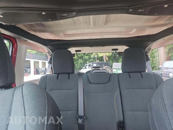 2026 Jeep Wrangler 4 Door Sahara - miniatura 8