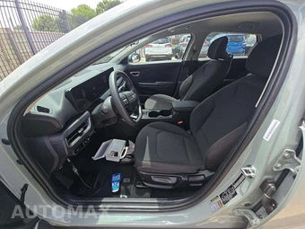 2026 Kia K4 LXS Sedan - miniatura 3