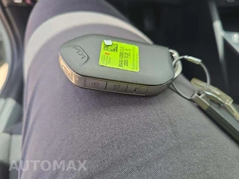 2026 Kia K4 LXS Sedan - miniatura 5