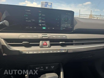 2026 Kia K4 LXS Sedan - miniatura 10