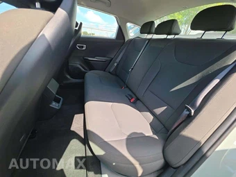 2026 Kia K4 LXS Sedan - miniatura 13