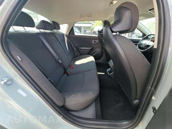 2026 Kia K4 LXS Sedan - miniatura 16