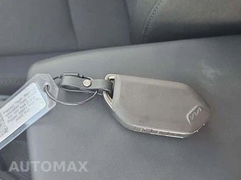 2026 Kia K4 LXS Sedan - miniatura 8