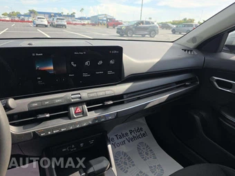 2026 Kia K4 LXS Sedan - miniatura 10
