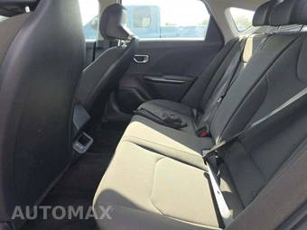 2026 Kia K4 LXS Sedan - miniatura 13