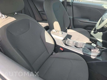 2026 Kia K4 LXS Sedan - miniatura 18