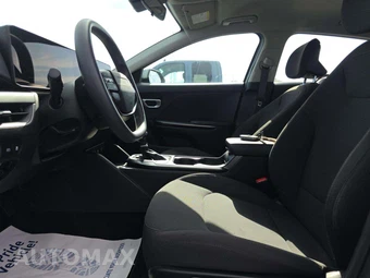 2026 Kia K4 LXS Sedan - miniatura 6