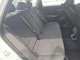 2026 Kia K4 LXS Sedan - miniatura 13