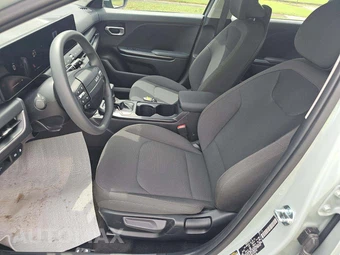 2026 Kia K4 LXS Sedan - miniatura 3