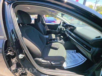 2026 Kia K4 LXS Sedan - miniatura 18
