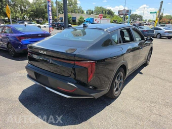 2026 Kia K4 LXS Sedan - miniatura 3