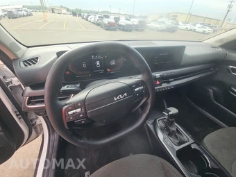 2026 Kia K4 LXS Sedan - miniatura 11