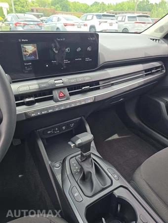 2026 Kia K4 LXS Sedan - miniatura 10