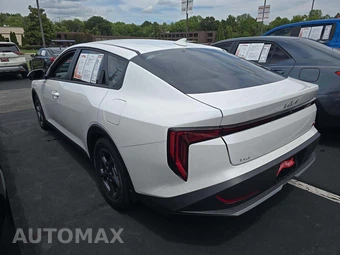 2026 Kia K4 LXS Sedan - miniatura 2