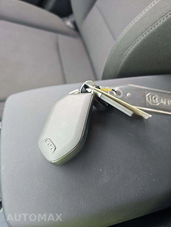 2026 Kia K4 LXS Sedan - miniatura 8