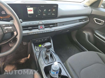 2026 Kia K4 LXS Sedan - miniatura 10