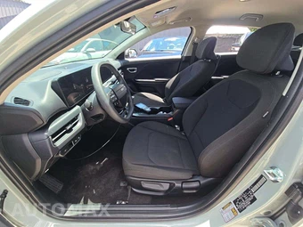 2026 Kia K4 LXS Sedan - miniatura 6