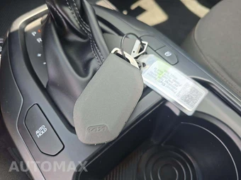 2026 Kia K4 LXS Sedan - miniatura 5