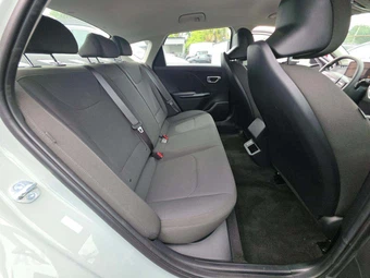 2026 Kia K4 LXS Sedan - miniatura 16
