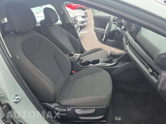 2026 Kia K4 LXS Sedan - miniatura 18