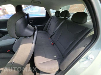 2026 Kia K4 LXS Sedan - miniatura 13