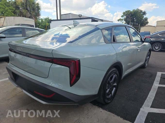 2026 Kia K4 LXS Sedan - miniatura 3