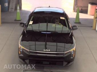 2026 Kia K4 LXS Sedan - miniatura 2
