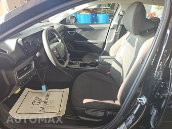 2026 Kia K4 LXS Sedan - miniatura 7