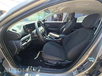 2026 Kia K4 LXS Sedan - miniatura 6