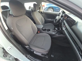 2026 Kia K4 LXS Sedan - miniatura 8
