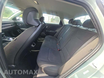 2026 Kia K4 LXS Sedan - miniatura 13