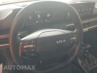 2026 Kia K4 LXS Sedan - miniatura 10