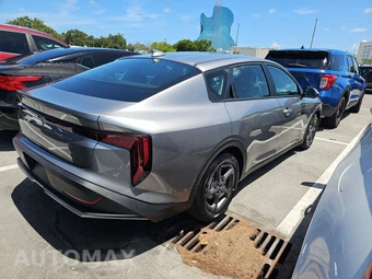 2026 Kia K4 LXS Sedan - miniatura 4