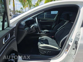2026 Kia K5 GT-Line - miniatura 6