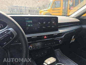 2026 Kia K5 LXS - miniatura 10
