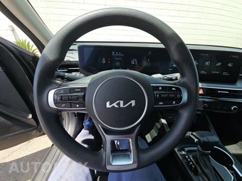 2026 Kia K5 LXS - miniatura 10