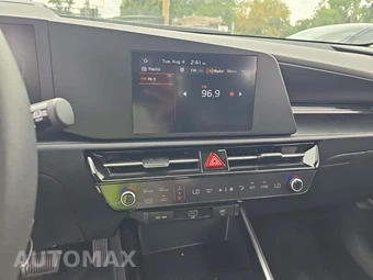 2026 Kia Niro LX - miniatura 10