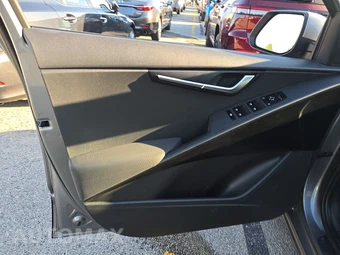2026 Kia Niro LX – miniatura 9