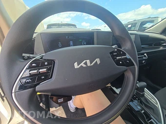 2026 Kia Niro LX - miniatura 10