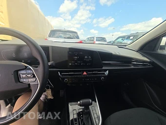 2026 Kia Niro LX - miniatura 11