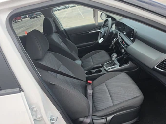 2026 Kia Seltos LX - miniatura 8