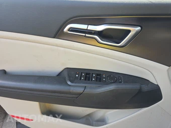 2026 Kia Sportage EX - miniatura 9