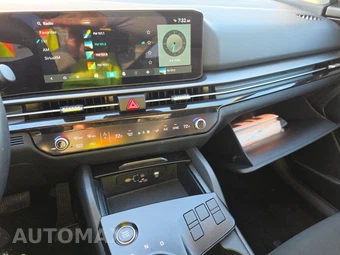 2026 Kia Sportage Hybrid LX - miniatura 11