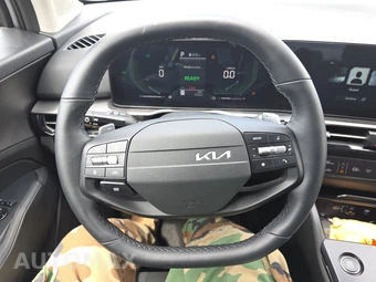2026 Kia Sportage Hybrid LX - miniatura 10