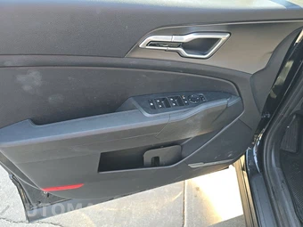 2026 Kia Sportage Hybrid S - miniatura 9
