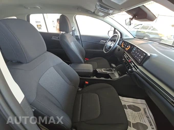 2026 Kia Sportage LX - miniatura 8