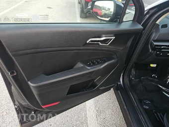 2026 Kia Sportage LX - miniatura 9