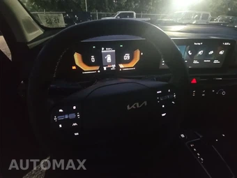 2026 Kia Sportage LX - miniatura 10